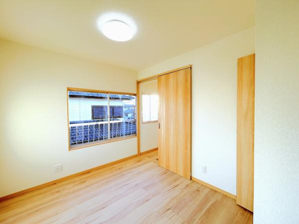 宇都宮市江曽島町　３ＬＤＫ　中古住宅の洋室