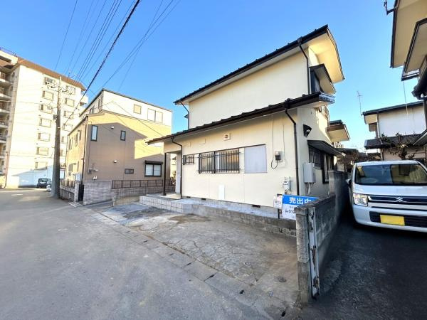 宇都宮市江曽島町　３ＬＤＫ　中古住宅の前面道路含む現地写真