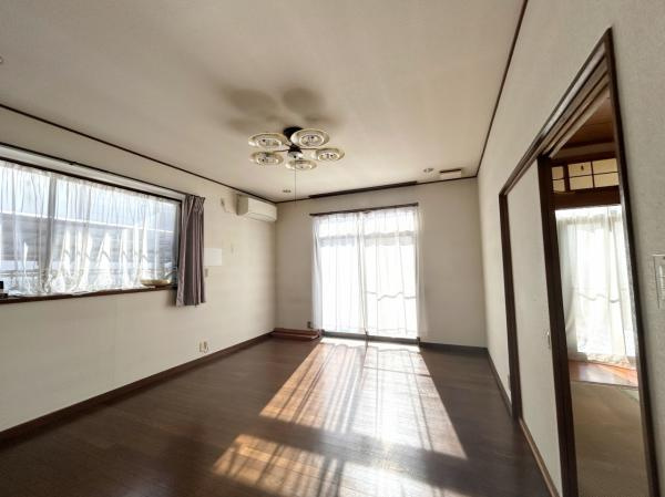 宇都宮市砥上町　３ＬＤＫ　中古住宅の居間・リビング