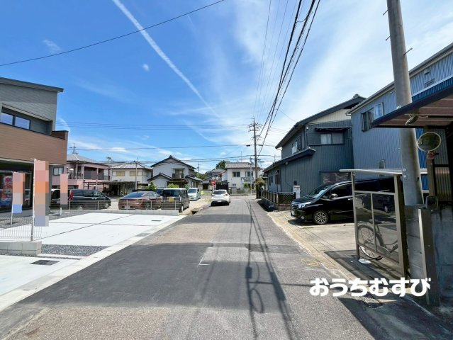 小牧市池之内鳶ヶ巣(全2棟)の前面道路含む現地写真