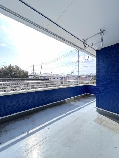 宇都宮市平出町　４ＬＤＫ　中古住宅の前面道路含む現地写真
