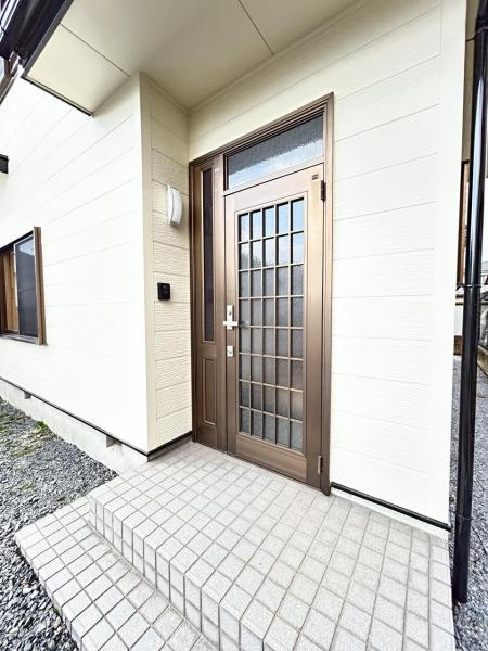 宇都宮市御幸本町　４ＬＤＫ　中古住宅の玄関