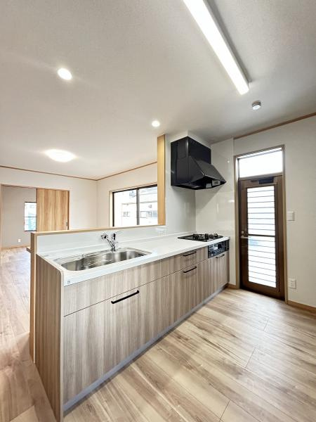 宇都宮市御幸本町　４ＬＤＫ　中古住宅の居間・リビング