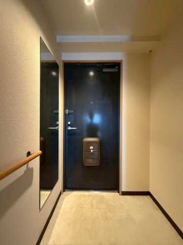 メゾンミヤビの玄関