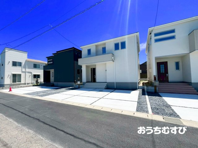 小牧市多気西町(全4棟)の駐車場