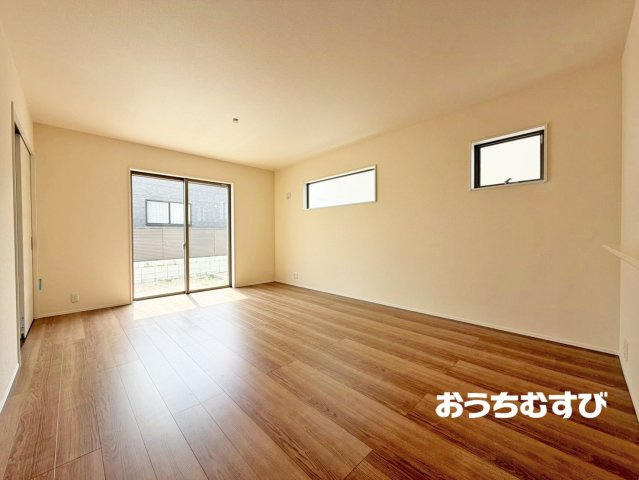 小牧市多気西町(全4棟)の居間・リビング