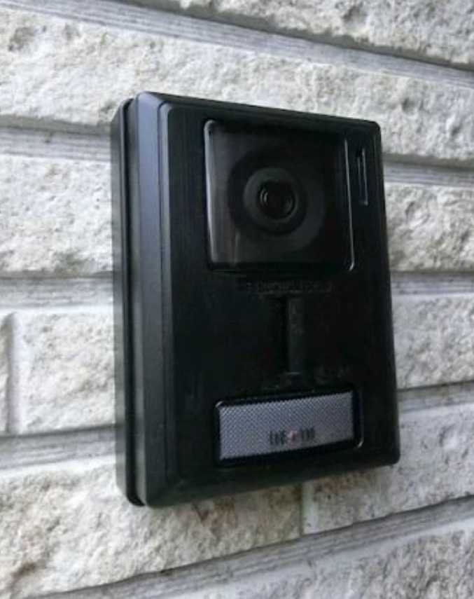 ファミーユ　築浅　角部屋　ファミリー向けのセキュリティ