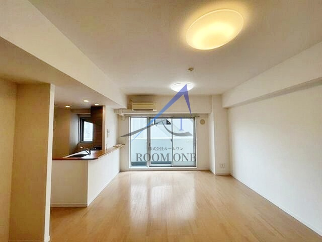 ヴェルステージ秋葉原ＥＡＳＴの居間・リビング|洋室のお部屋です。