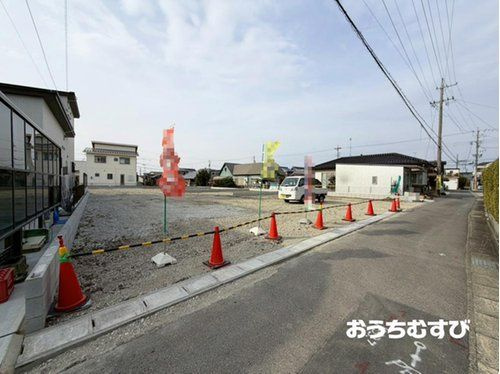 小牧市久保一色南(全5棟)の前面道路含む現地写真