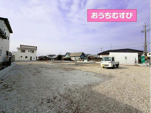 小牧市久保一色南(全5棟)の前面道路含む現地写真