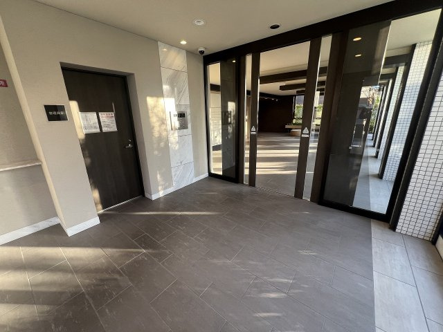プレミスト西宮北口のロビー