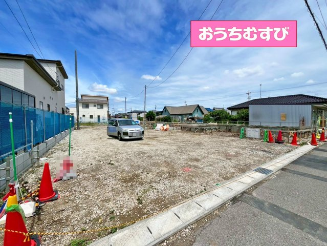 小牧市久保一色南(全5棟)の前面道路含む現地写真