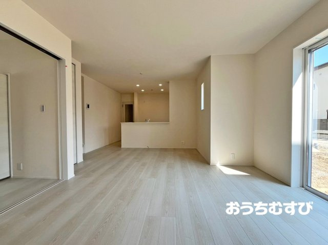 小牧市久保一色南(全5棟)の居間・リビング
