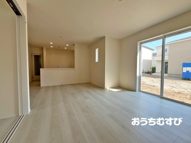 小牧市久保一色南(全5棟)の居間・リビング