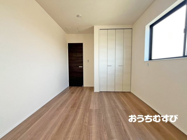 小牧市久保一色南(全5棟)の洋室