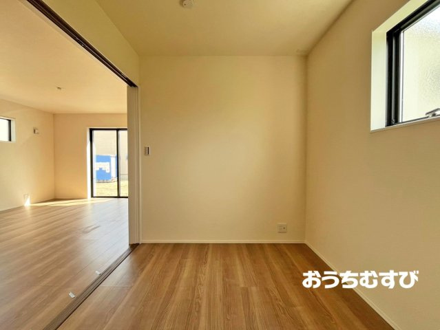 小牧市久保一色南(全5棟)の洋室