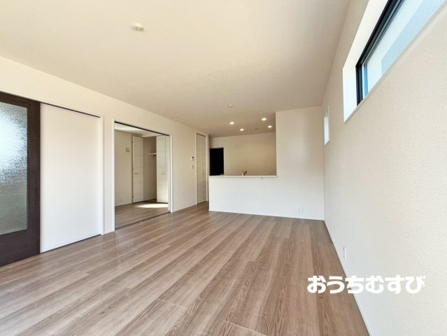 小牧市久保一色南(全5棟)の居間・リビング