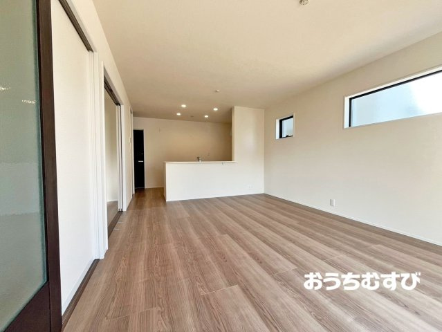 小牧市久保一色南(全5棟)の居間・リビング