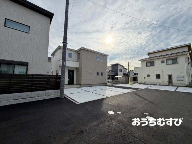 小牧市久保一色南(全5棟)の駐車場