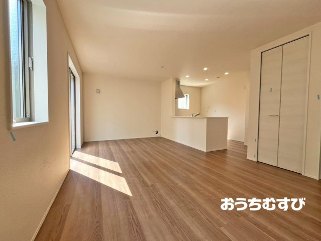 小牧市久保一色南(全5棟)の居間・リビング
