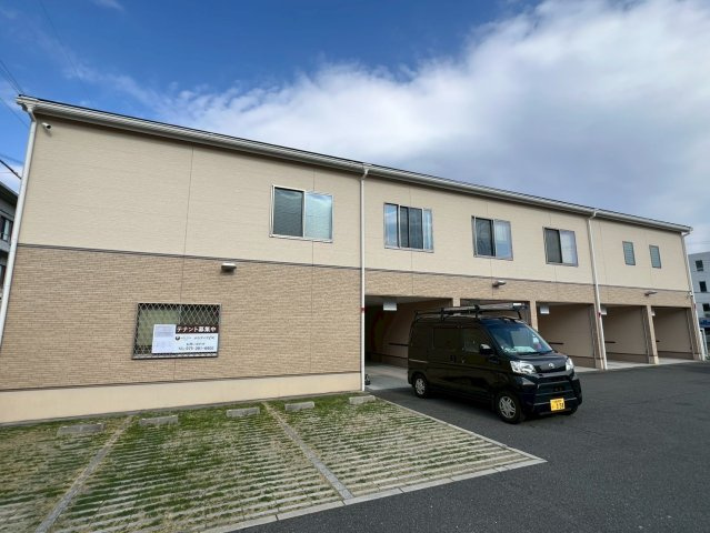 メルディアキューブ箕面牧落 Office & Garage