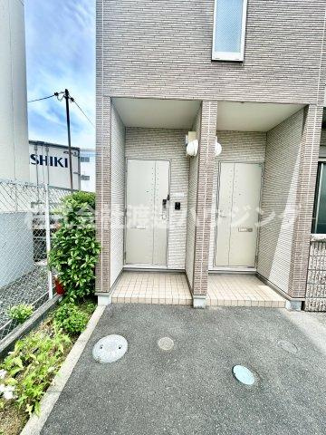 アムールLusterのエントランス