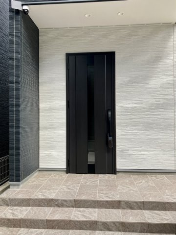 藤心戸建のエントランス|建物の内部です