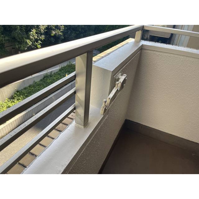 【その他】 | 赤坂ミュージックイン | 物干し竿かけ