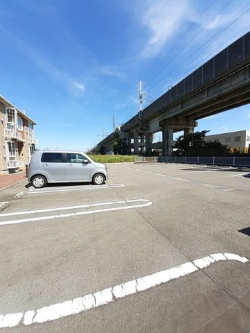 メゾン　ナチュールの駐車場