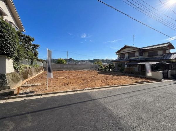【前面道路含む現地写真】 | 川西市鶯台1丁目　建築条件無し売土地