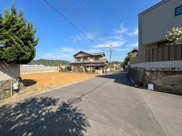 【前面道路含む現地写真】 | 川西市鶯台1丁目　B号地