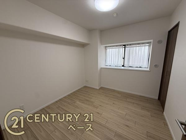 ふぁみーゆ生駒の洋室|クロス、ＣＦを張替えたキレイな洋室です！