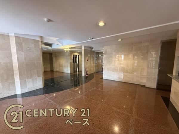 ふぁみーゆ生駒のエントランス|■オートロック付・防犯面も安心してお住まいいただけます！