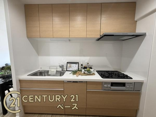 ふぁみーゆ生駒のキッチン|■収納たっぷりのシステムキッチン！