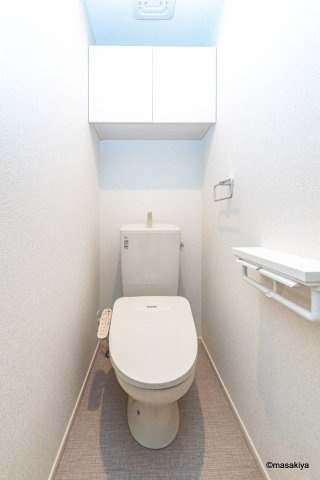 ファビオネスト駒沢のトイレ|写真は同じ建築会社の物です。色、仕様は異なる場合があります。