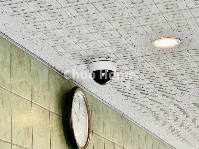グリーンパーク東砂の防犯設備|【防犯カメラ】何かあった時の大事な証拠になることももちろんなりますが、防犯というくらいですので大事なのは防犯カメラがあることによって抑止力につながることですよね。