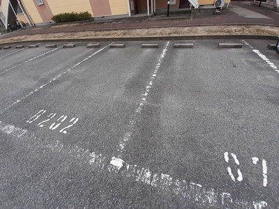 【駐車場】 | シャルマンホームＢ | 駐車場があるので、車を買う予定の方も安心です