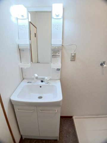 エルディム平田の洗面所|コンパクトで使いやすい洗面所