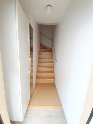 エテルノ　デーア　Ｂの玄関|収納もある玄関です