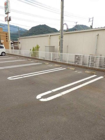 アンリアンの駐車場|駐車場完備です