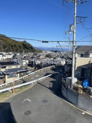 【中古戸建て】大津市国分2丁目の展望|リビングの窓から琵琶湖の花火鑑賞ができます！