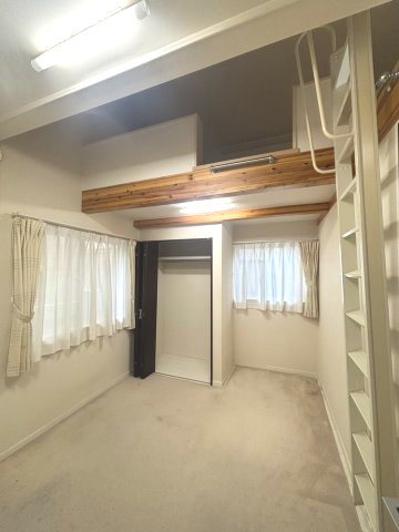 【中古戸建て】大津市国分2丁目のその他|2部屋がロフトで繋がっています