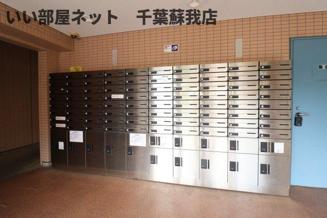 オーシャンビュー弐番館のエントランス|宅配ボックスがあると、自分の時間を有効活用できますね！