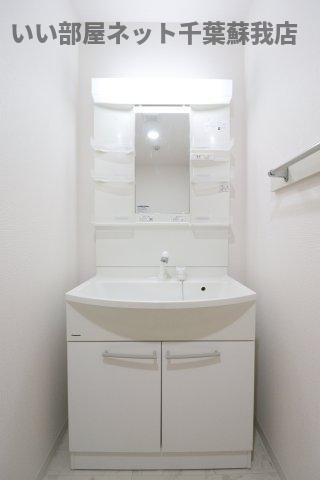 オーシャンビュー弐番館の洗面所|コンパクトで使いやすい洗面所