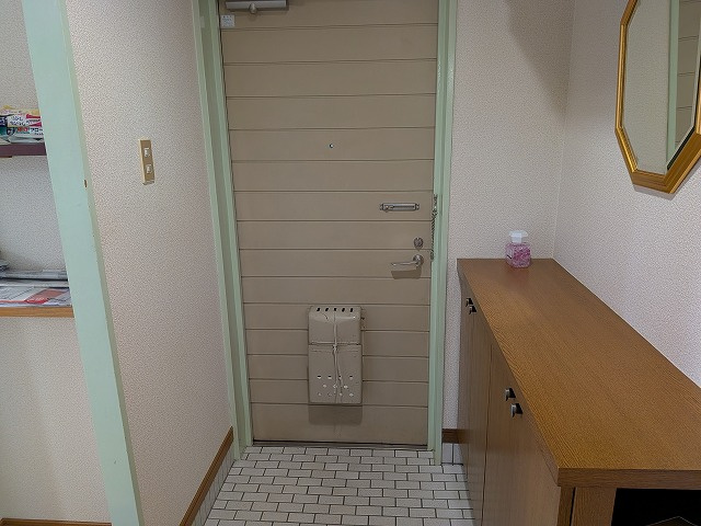 リヴィエール日吉台Ⅰ（C-19）の玄関