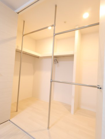アルファステイツ天神町の収納|洋室7帖　ウォークインクローゼット