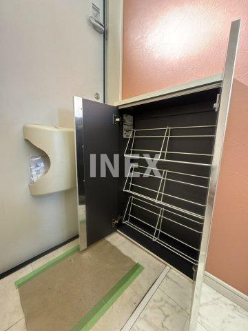 横浜市保土ケ谷区宮田町１丁目のアパートの玄関