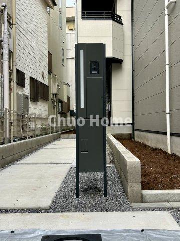 足立区千住元町新築分譲住宅の外観|留守中に便利な宅配ボックス完備