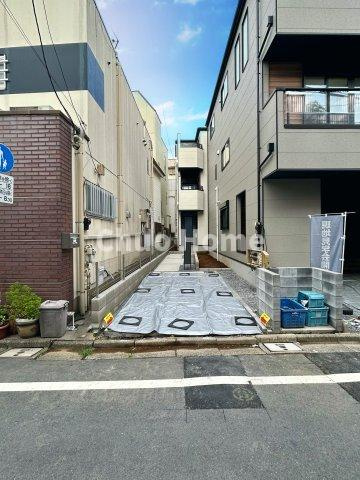 足立区千住元町新築分譲住宅の駐車場|カースペース