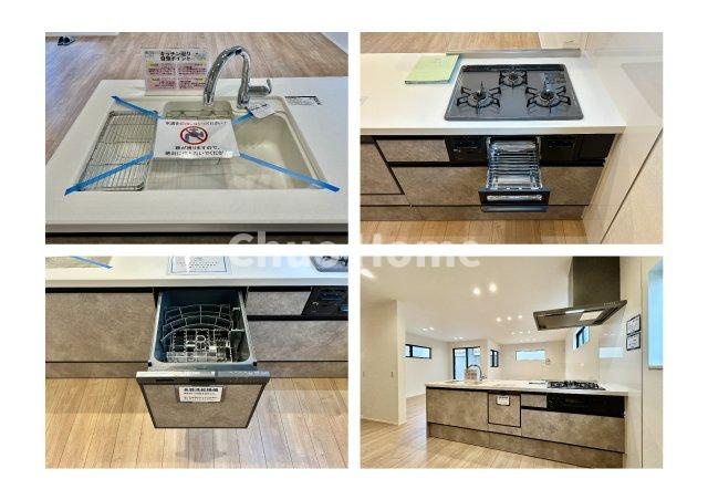 足立区千住元町新築分譲住宅のキッチン|【システムキッチン】ワイドで収納豊富な使い勝手の良いカウンターキッチンには、食洗器・伸縮タイプのキッチン水栓、三ツ口コンロ・魚焼きグリルなどの便利な設備が標準完備されています。